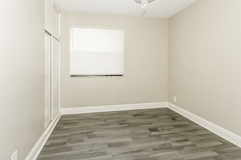 2,560/Mo, 2031 Kenwood Rd West Palm Beach, FL 33409 Bedroom View