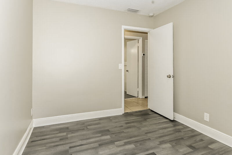 2,560/Mo, 2031 Kenwood Rd West Palm Beach, FL 33409 Bedroom View 2