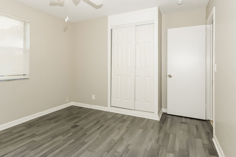 2,560/Mo, 2031 Kenwood Rd West Palm Beach, FL 33409 Bedroom View 3