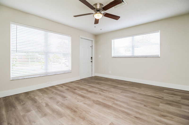 2,445/Mo, 5383 Eadie Place West Palm Beach, FL 33407 Living Room View 3