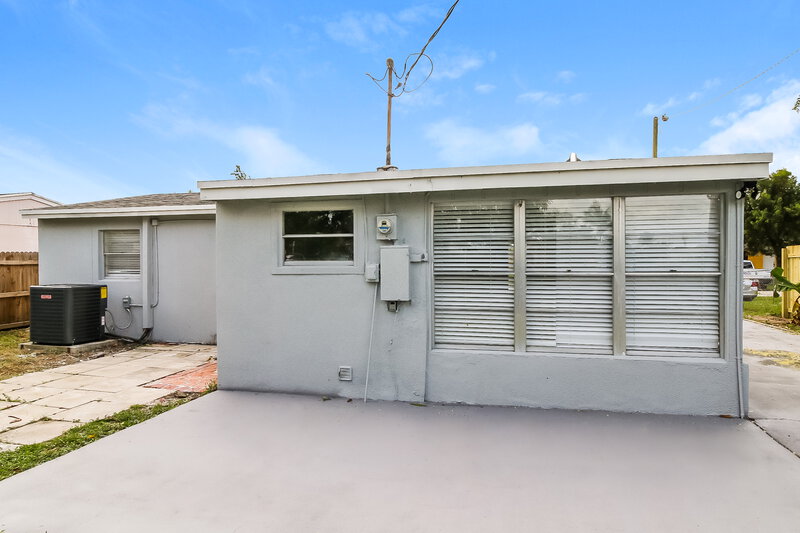 2,445/Mo, 5383 Eadie Place West Palm Beach, FL 33407 Rear View