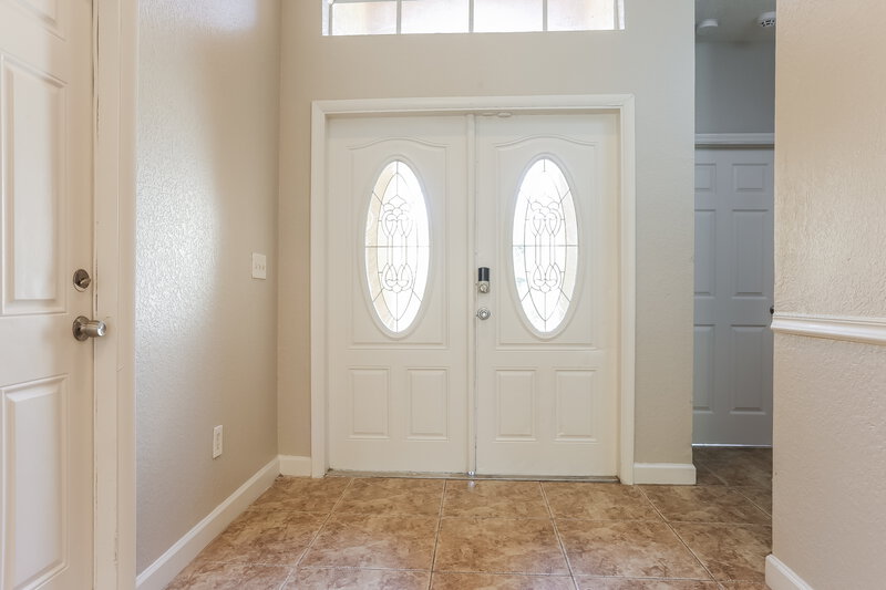 2,950/Mo, 2968 NW 6 CT Fort Lauderdale, FL 33311 Foyer View