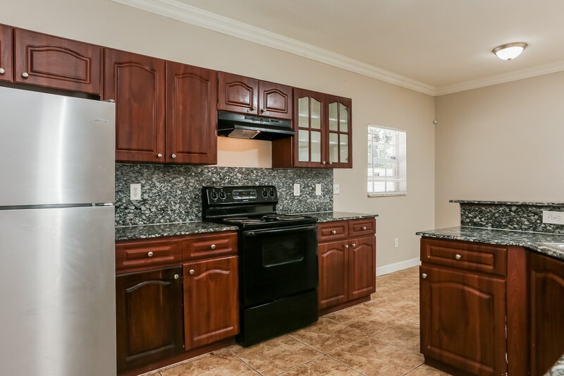 2,950/Mo, 2968 NW 6 CT Fort Lauderdale, FL 33311 Kitchen View