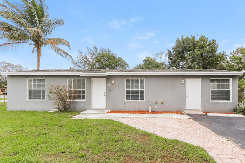 2,600/Mo, 5812 Gramercy Drive West Palm Beach, FL 33407 External View