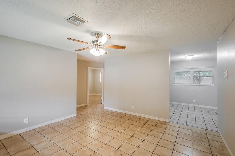 2,215/Mo, 3681 NE 15th Terrace Pompano Beach, FL 33064 Living Room View