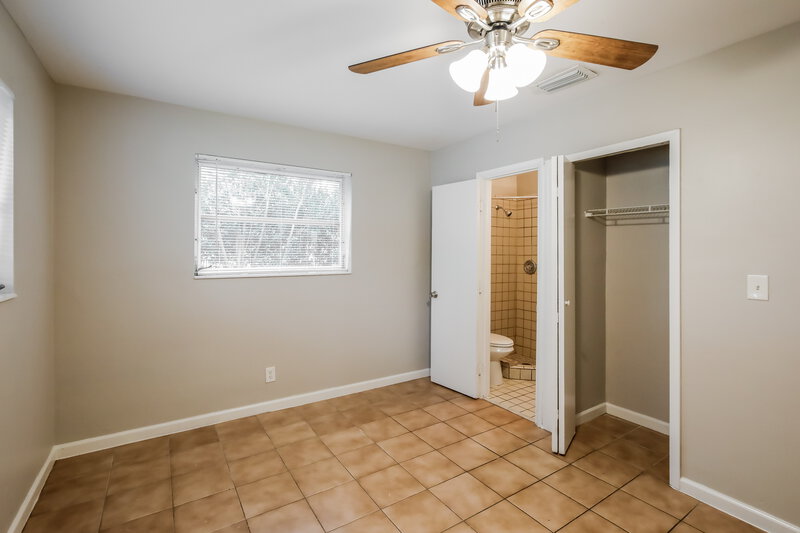 2,215/Mo, 3681 NE 15th Terrace Pompano Beach, FL 33064 Main Bedroom View 2