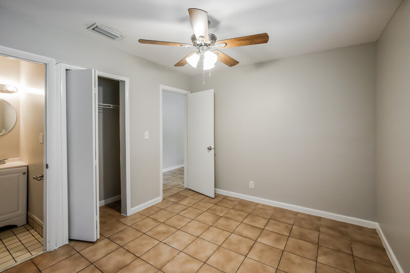 2,215/Mo, 3681 NE 15th Terrace Pompano Beach, FL 33064 Main Bedroom View 3