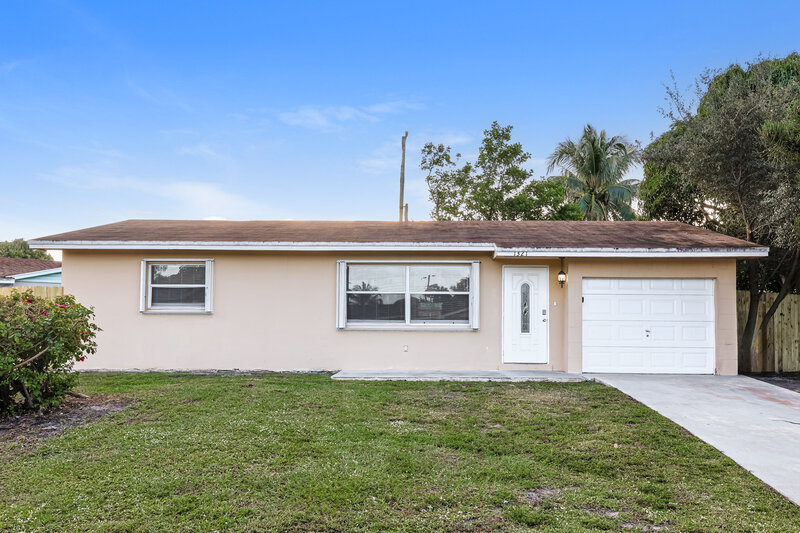2,295/Mo, 1321 SW 21st Way Delray Beach, FL 33445 External View
