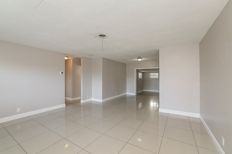 2,295/Mo, 1321 SW 21st Way Delray Beach, FL 33445 Living Room View