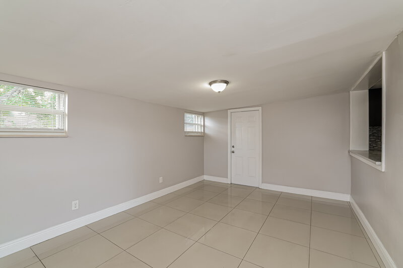 2,295/Mo, 1321 SW 21st Way Delray Beach, FL 33445 Living Room View 4