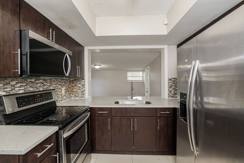 2,295/Mo, 1321 SW 21st Way Delray Beach, FL 33445 Kitchen View 2