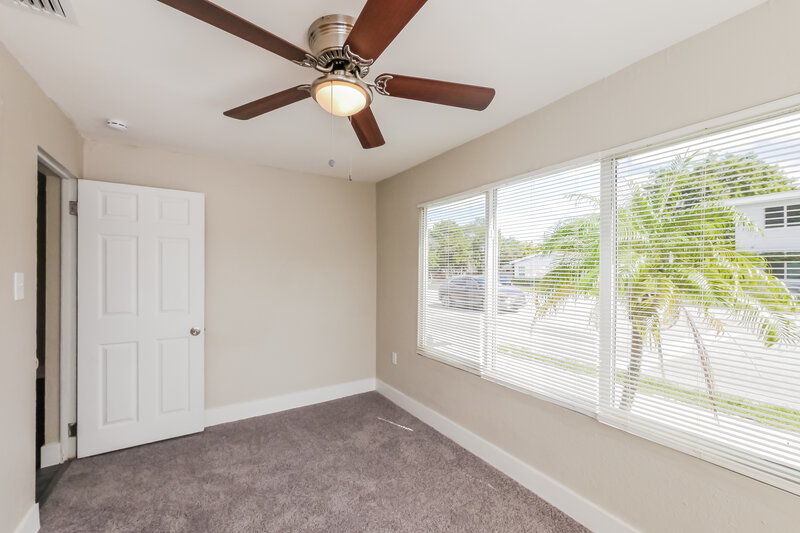 2,095/Mo, 1115 N Andrews Ave Fort Lauderdale, FL 33311 Main Bedroom View 2