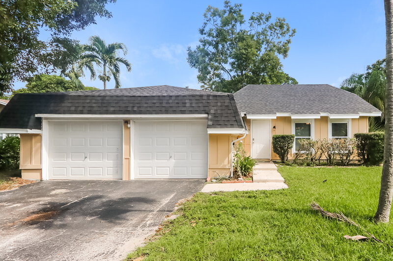 2,895/Mo, 719 Place Chateau Delray Beach, FL 33445 External View
