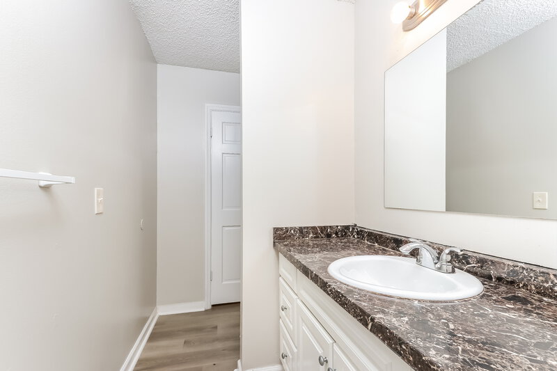 2,895/Mo, 719 Place Chateau Delray Beach, FL 33445 Main Bathroom View 2