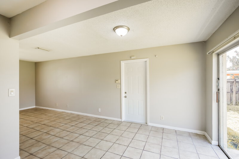2,280/Mo, 7710 SW 6th Street North Lauderdale, FL 33068 Dining Room View