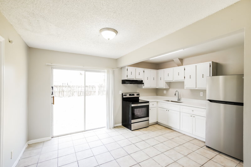 2,280/Mo, 7710 SW 6th Street North Lauderdale, FL 33068 Dining Room View 2