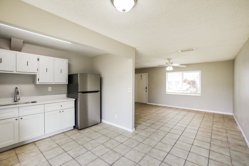 2,280/Mo, 7710 SW 6th Street North Lauderdale, FL 33068 Dining Room View 3