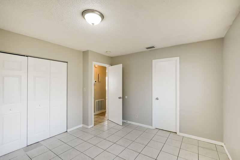 2,280/Mo, 7710 SW 6th Street North Lauderdale, FL 33068 Main Bedroom View 2