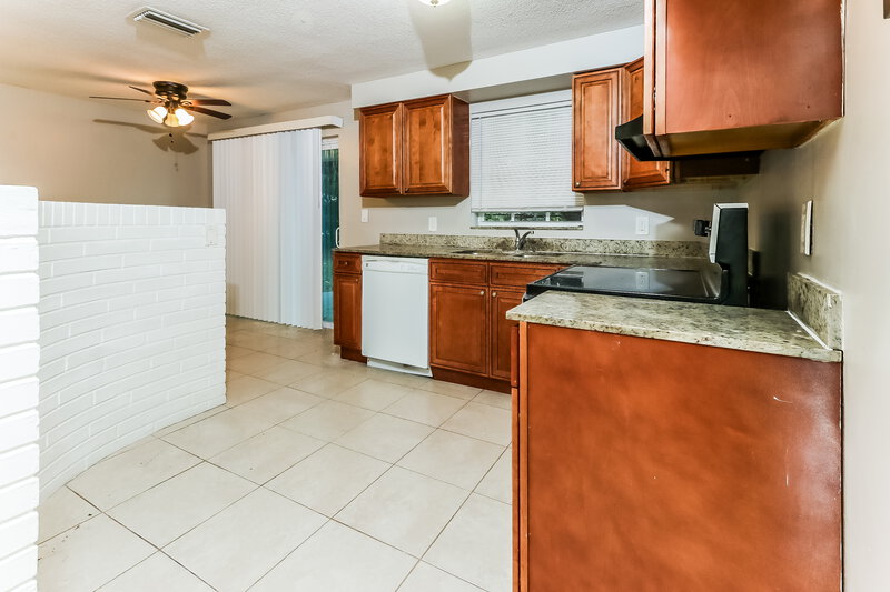 2,250/Mo, 4420 North Shore Drive West Palm Beach, FL 33407 Dining Room View