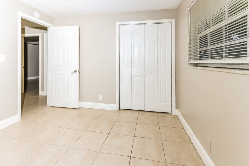 2,250/Mo, 4420 North Shore Drive West Palm Beach, FL 33407 Bedroom View 2