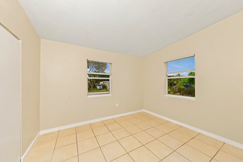 2,360/Mo, 1420 NE 40th Court Pompano Beach, FL 33064 Bedroom View