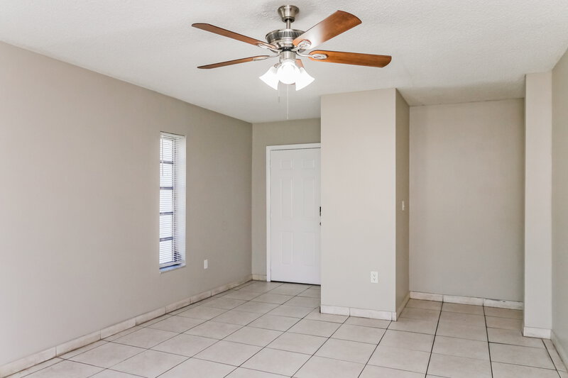 2,430/Mo, 2440 NW 139th St Opa-Locka, FL 33054 Living Room View