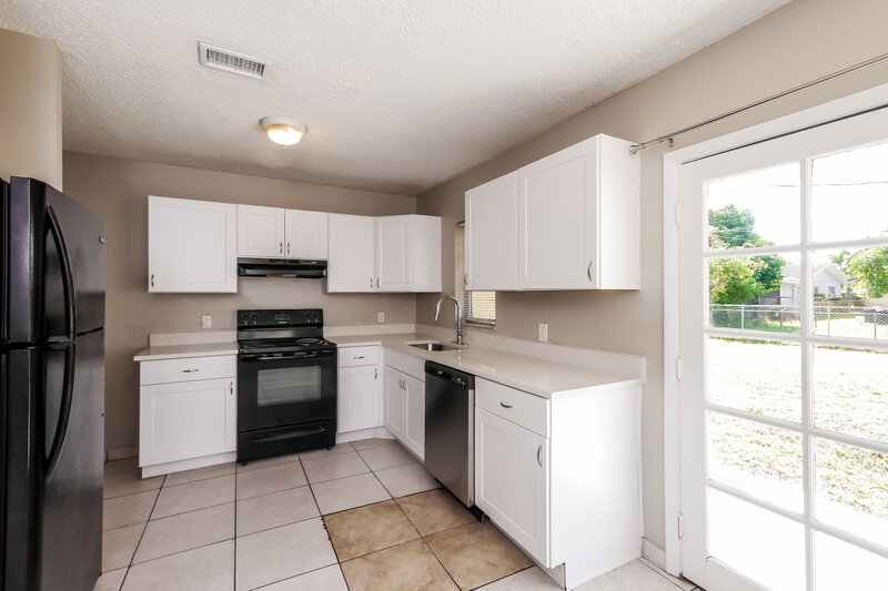 2,430/Mo, 2440 NW 139th St Opa-Locka, FL 33054 Kitchen View 2