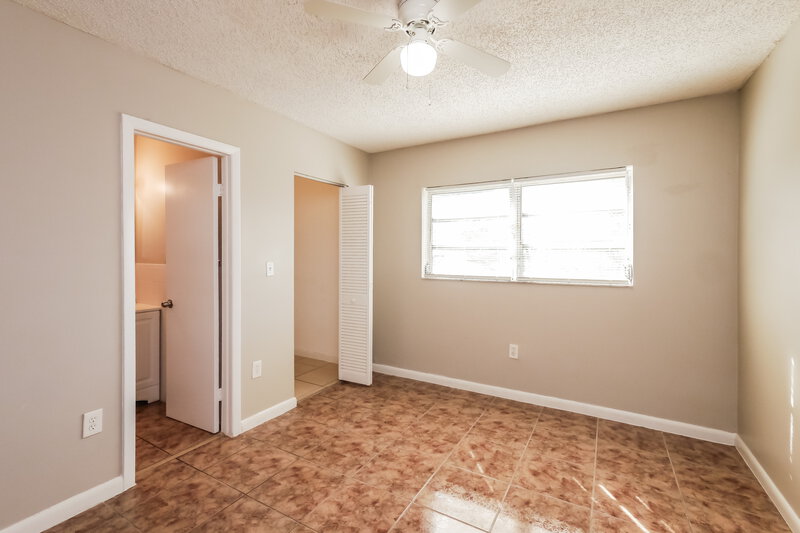 2,430/Mo, 2440 NW 139th St Opa-Locka, FL 33054 Main Bedroom View