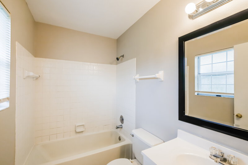 2,085/Mo, 2913 SE Ironton Avenue Port Saint Lucie, FL 34952 Main Bathroom View