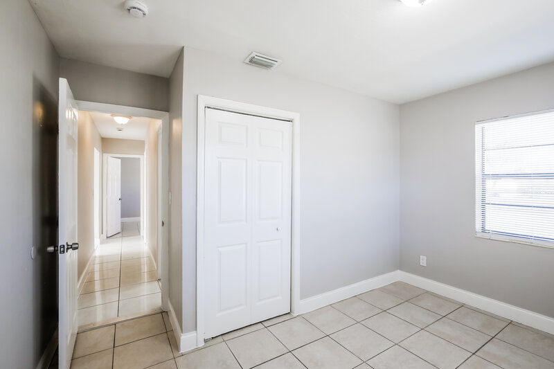 2,555/Mo, 5201 SW 24th Street West Park, FL 33023 Bedroom View 5