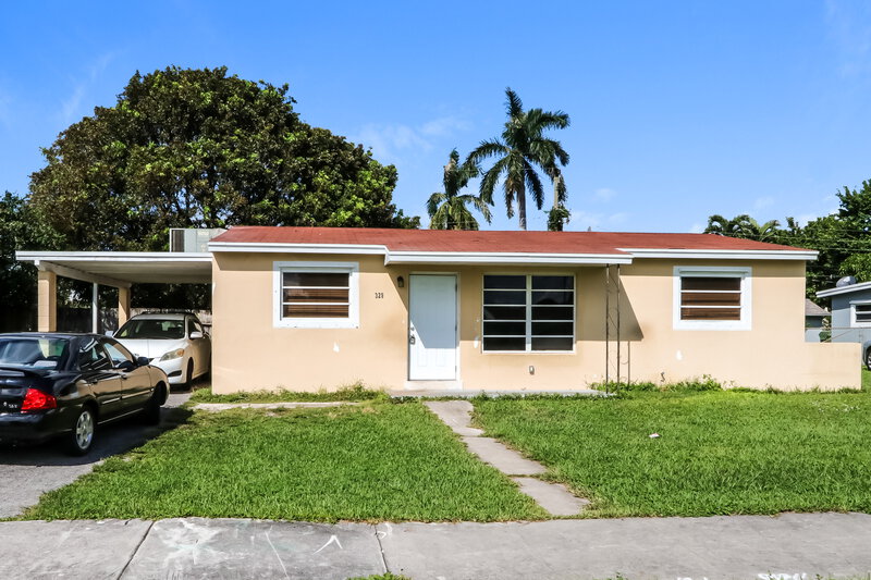 2,640/Mo, 328 Mid Pines Road Palm Springs, FL 33461 External View