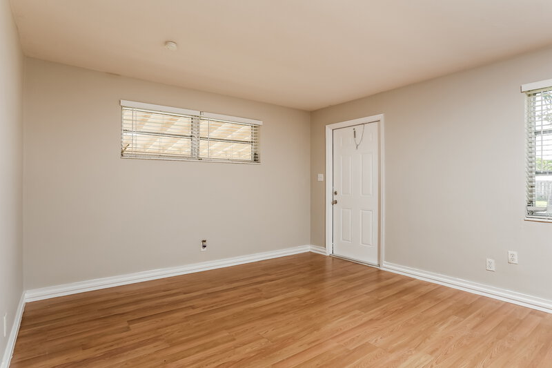 2,210/Mo, 741 NE 57th Street Oakland Park, FL 33334 Living Room View