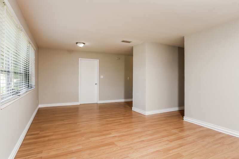 2,210/Mo, 741 NE 57th Street Oakland Park, FL 33334 Living Room View 3