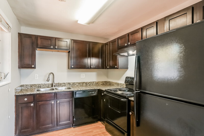 2,210/Mo, 741 NE 57th Street Oakland Park, FL 33334 Kitchen View