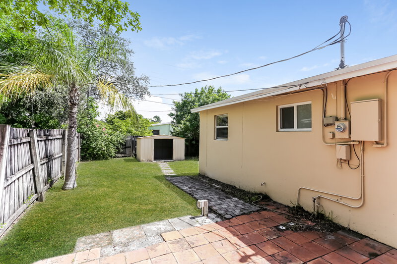 2,210/Mo, 741 NE 57th Street Oakland Park, FL 33334 Rear View