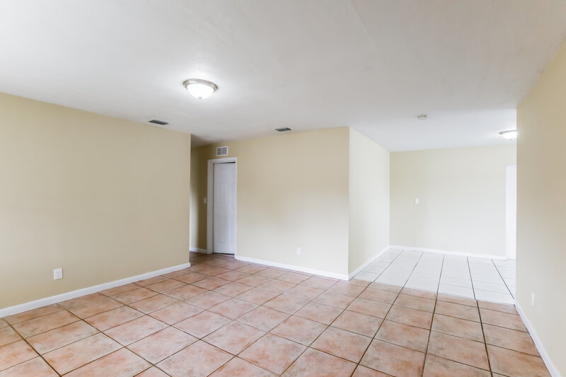 3,790/Mo, 18802 NW 42nd Court Miami Gardens, FL 33055 Living Room View 2
