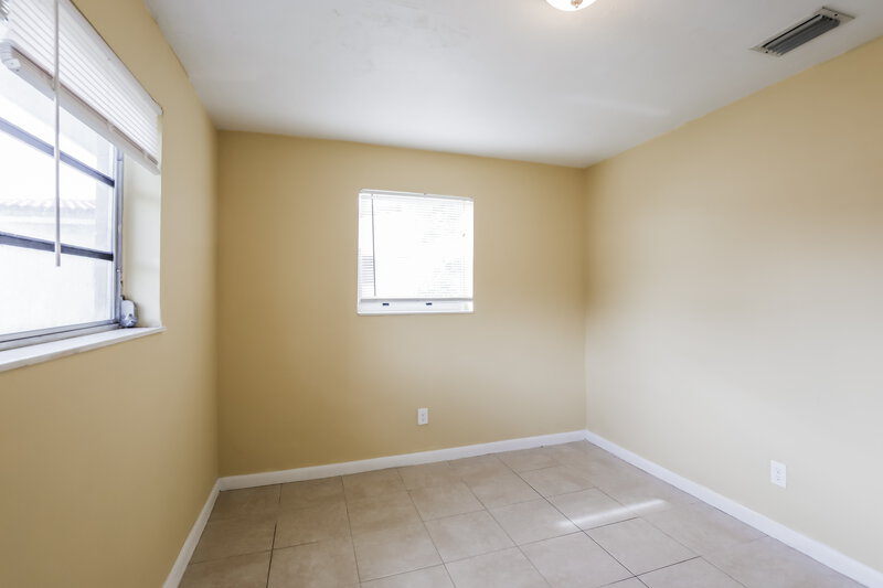 3,790/Mo, 18802 NW 42nd Court Miami Gardens, FL 33055 Main Bedroom View 2