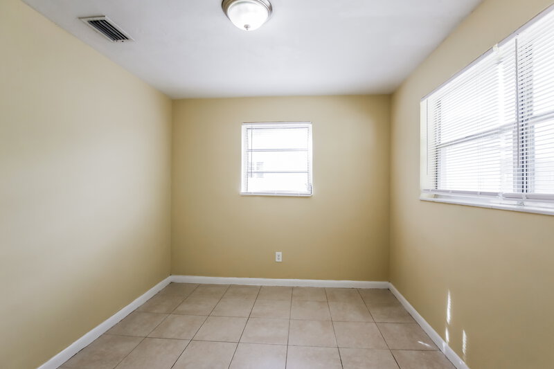 3,790/Mo, 18802 NW 42nd Court Miami Gardens, FL 33055 Bedroom View 4