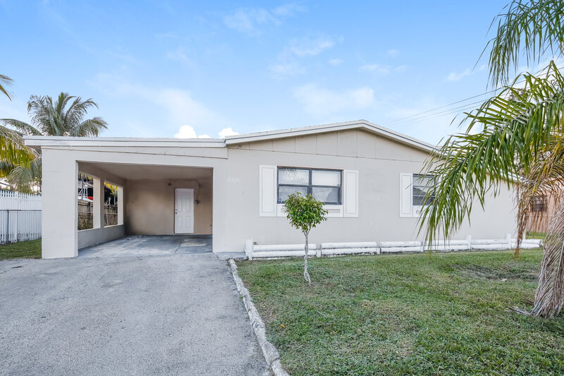 2,585/Mo, 20820 NW 31st Avenue Miami Gardens, FL 33056 External View