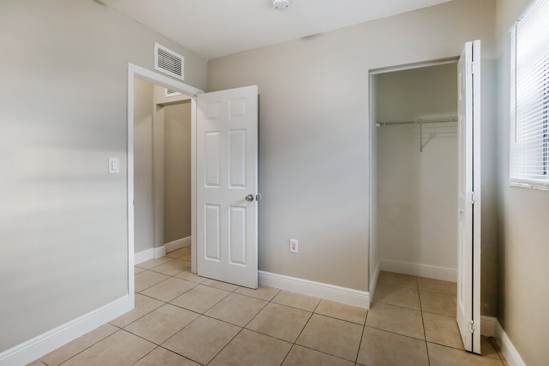 2,585/Mo, 20820 NW 31st Avenue Miami Gardens, FL 33056 Bedroom View 2