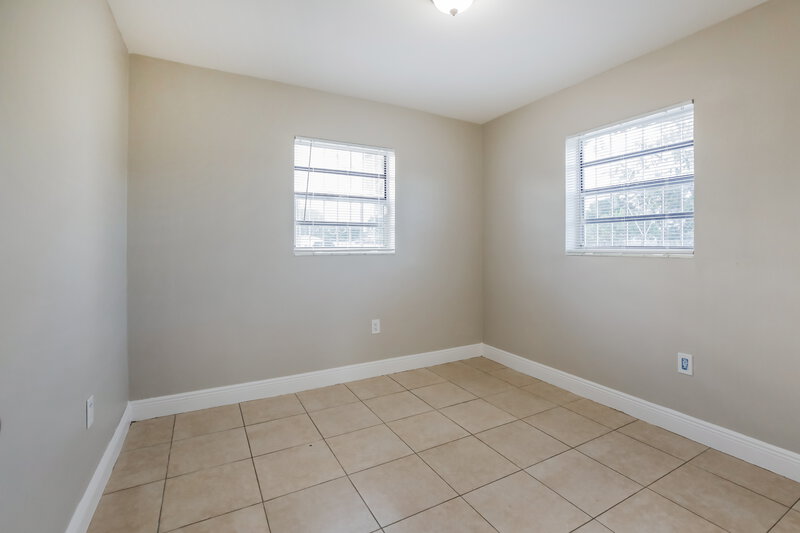 2,585/Mo, 20820 NW 31st Avenue Miami Gardens, FL 33056 Bedroom View 3