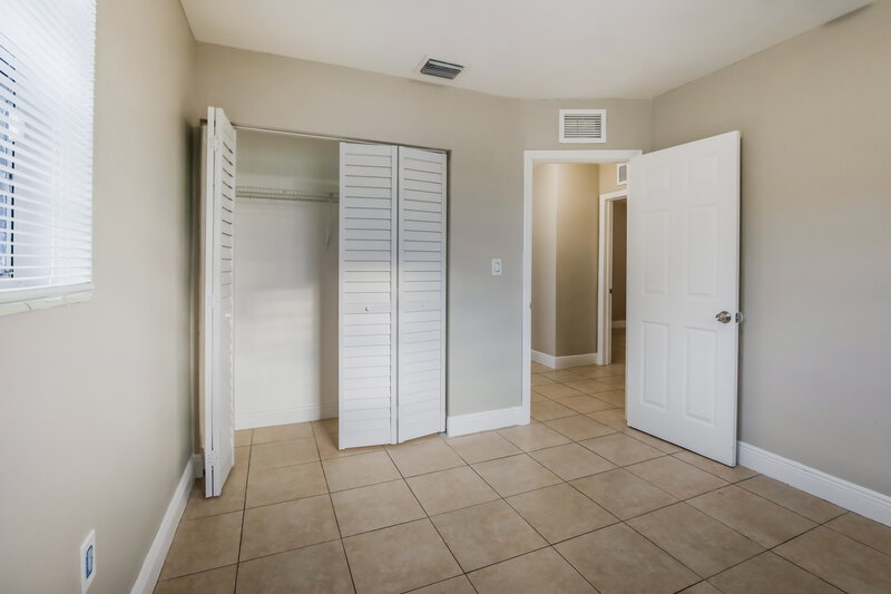 2,585/Mo, 20820 NW 31st Avenue Miami Gardens, FL 33056 Bedroom View 4