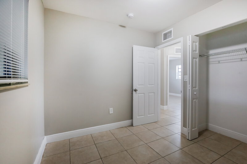 2,585/Mo, 20820 NW 31st Avenue Miami Gardens, FL 33056 Bedroom View 5