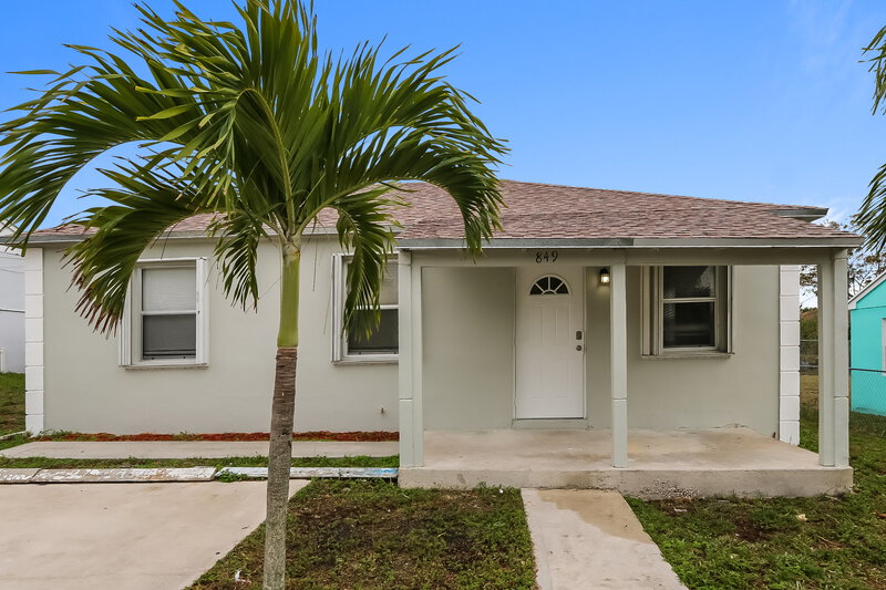 2,440/Mo, 849 W 5th Street Riviera Beach, FL 33404 External View