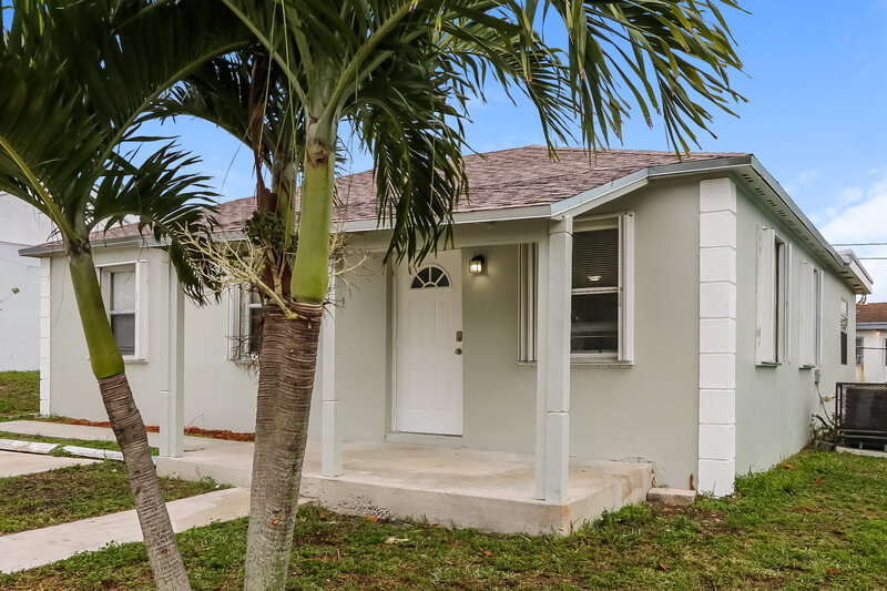 2,440/Mo, 849 W 5th Street Riviera Beach, FL 33404 Misc View 2