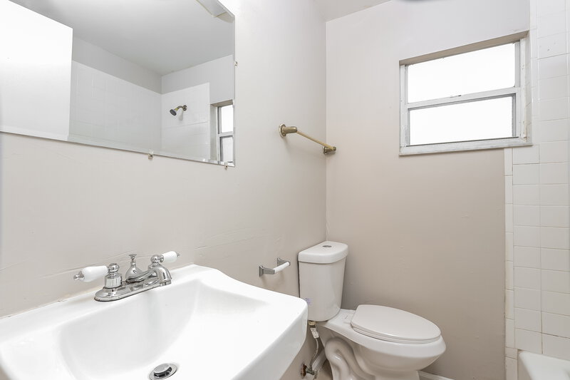 2,440/Mo, 849 W 5th Street Riviera Beach, FL 33404 Misc View 10