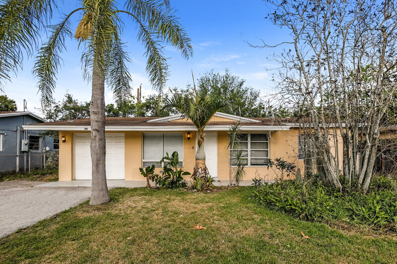 3,240/Mo, 1510 NW 33rd Terrace Lauderhill, FL 33311 External View