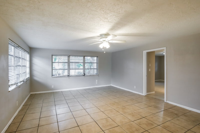 3,240/Mo, 1510 NW 33rd Terrace Lauderhill, FL 33311 Living Room View