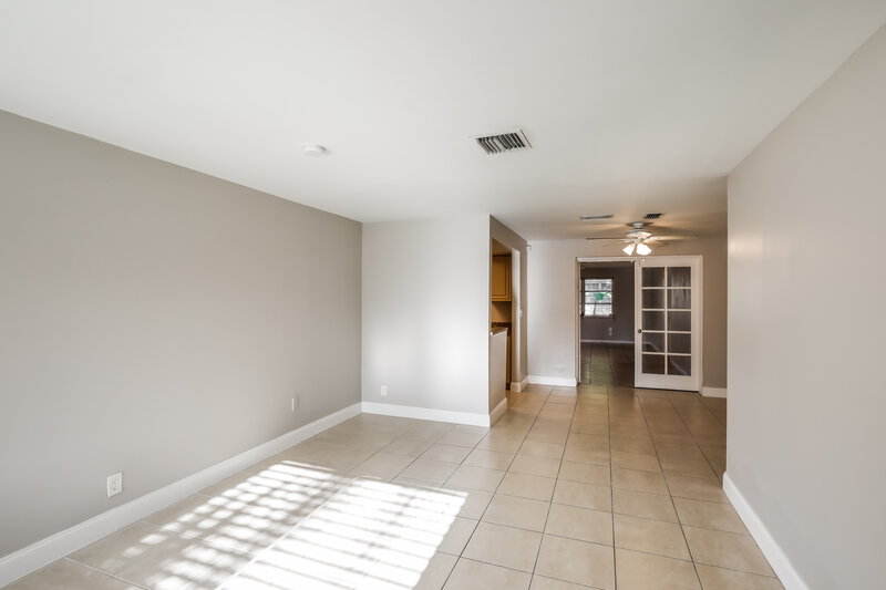 3,240/Mo, 1510 NW 33rd Terrace Lauderhill, FL 33311 Living Room View 3