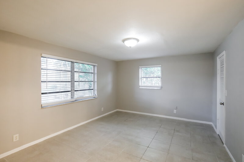 3,240/Mo, 1510 NW 33rd Terrace Lauderhill, FL 33311 Main Bedroom View